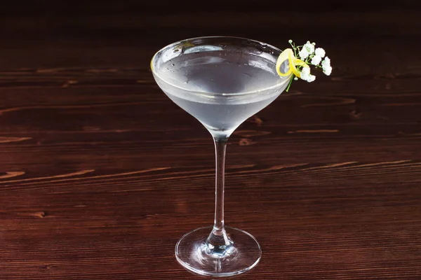 Cocktail Álcool Vidro Martini Mesa — Fotografia de Stock