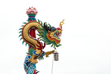 Çince ejderha heykeli ile kuzu kutup