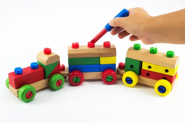 Tahta tren oyuncak, beyin gelişimi, becerileri okul öncesi