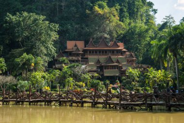 WAT Tham Khao Wong, Tayland Budist tapınağı