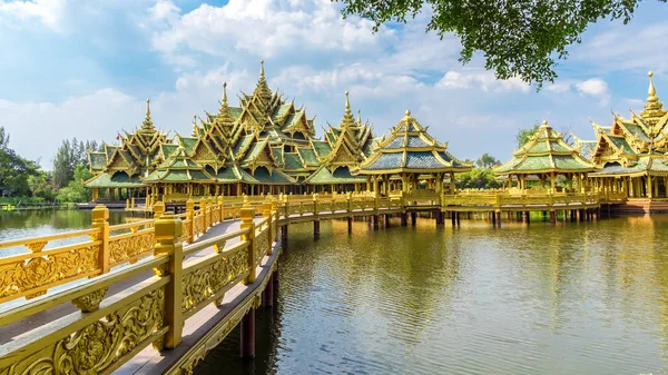 Pavillon du Siam ancien et éclairé — Photo