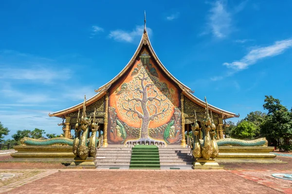 Wat Sirindhornwararam ou Phu Prao Temple, Ubon Ratchathani, Tailandês — Fotografia de Stock