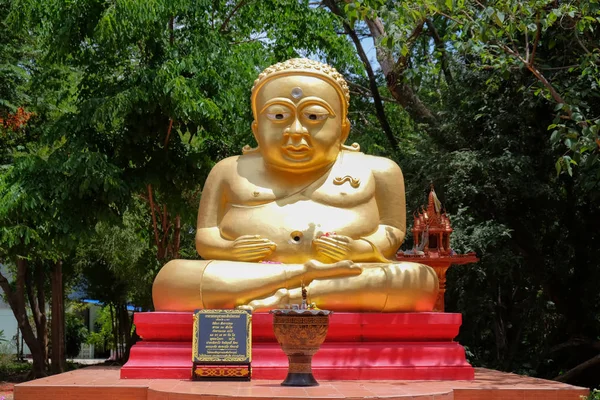 Kanchanaburi- Tailandia - 15 de mayo de 2017: Santuario Tuek en el hueco —  Fotos de Stock