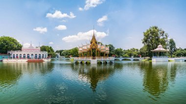 Ayutthaya, Tayland - 31 Temmuz 2017: Bang Pa-In Royal Palace, yaz Sarayı olarak da bilinen, eski Tayland kralları tarafından kullanılan bir palacecomplex var. Phra Thinang Uthayan Phumisathian