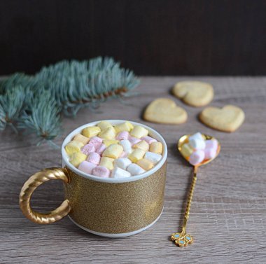 Sıcak kakao marshmallows ve Noel süsleri