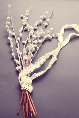 Paskalya kavramı, siyah arka plan