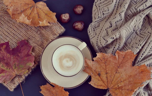 Çay fincan sıcak kahve Cappuccino sonbahar 