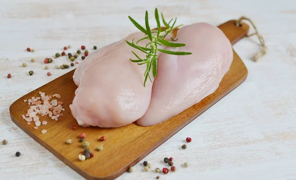 Tavuk fileto hazırlık yaşam tarzı sağlıklı kavramı pişirme