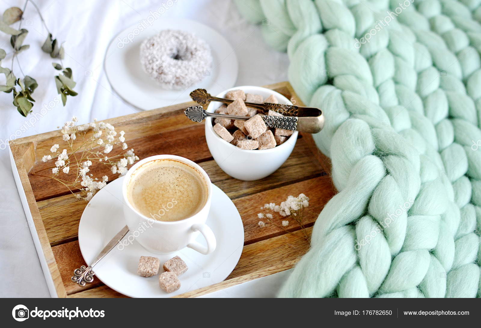 Tasse Mit Cappuccino Doughnutt Grüne Pastell Giant Plaid ... Tasse Mit Cappuccino Doughnutt Grüne Pastell Giant Plaid ...