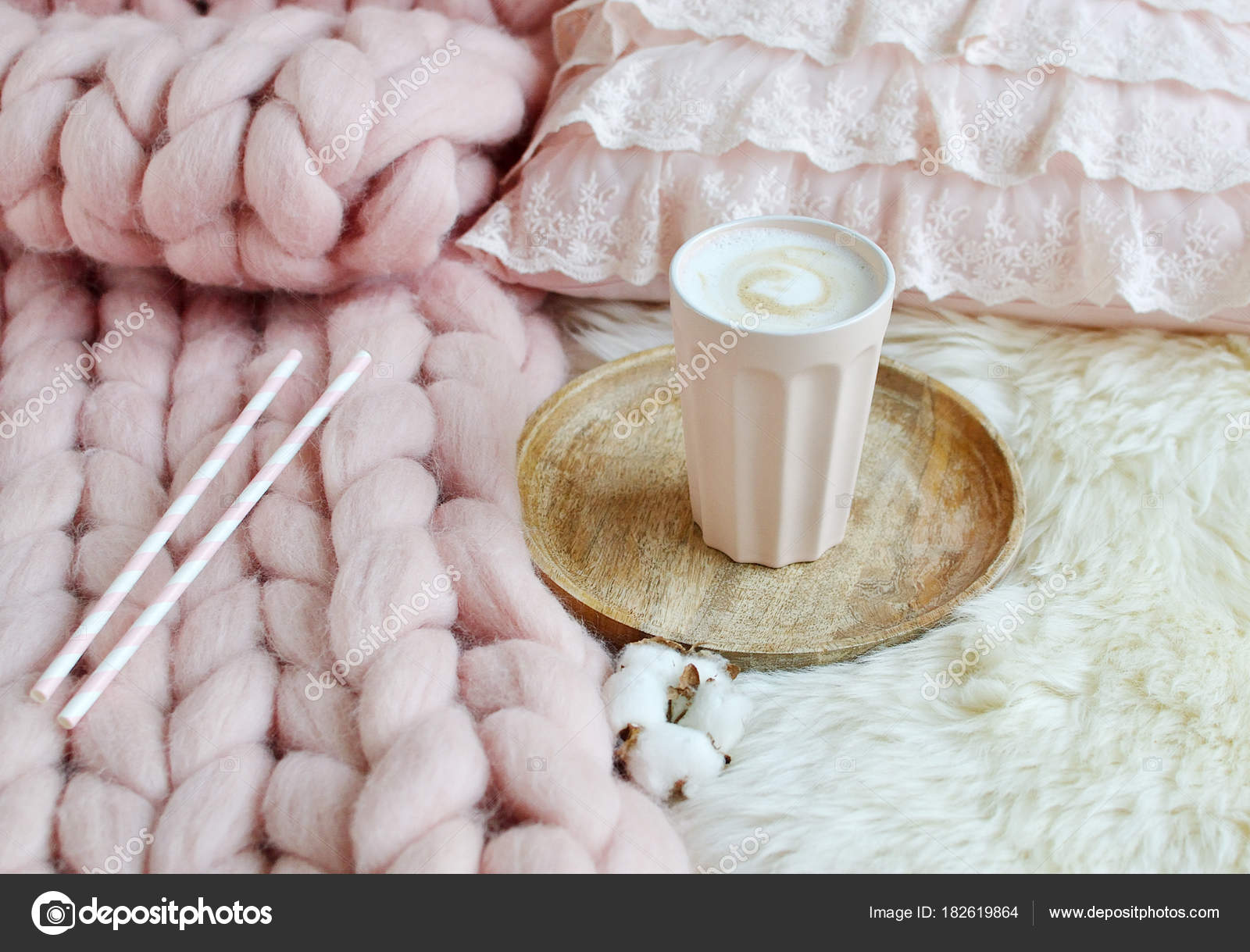 Tasse Mit Cappuccino Rosa Pastell Giant Plaid Fell Schlafzimmer ... Tasse Mit Cappuccino Rosa Pastell Giant Plaid Fell Schlafzimmer ...