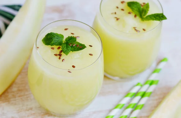 Kall Färsk Melon Smoothies Med Mynta Sommar Drink Dryck Friskhet — Stockfoto