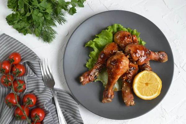 Cooked Chicken Legs Barbecue Soy Sauce Green Herbs Spices Pepper — Stock Photo, Image