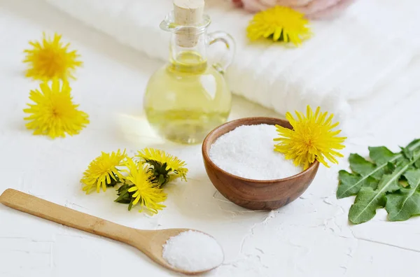 Ingredienti Naturali Corpo Fatto Casa Sale Scrub Con Fiori Tarassaco — Foto Stock