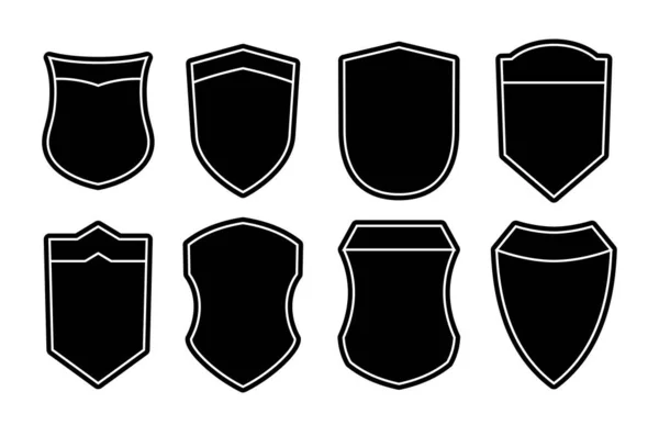 一组空白的、空的黑暗盾牌. 黑色徽章形状。 老式纹章横幅的设计。 复古风格边框、边框、标签 — 图库矢量图片