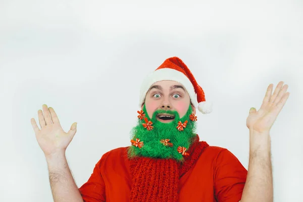 Санта Клаус Красной Одежде Зеленой Бородой Украшен Красными Луками Чудес — стоковое фото