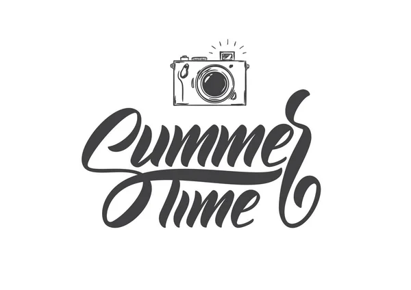 Illustration vectorielle : Composition de l'heure d'été en lettres brosses avec appareil photo dessiné à la main . — Image vectorielle