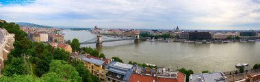 Panorama görünüm Budapest Szechenyi Chain Bridge
