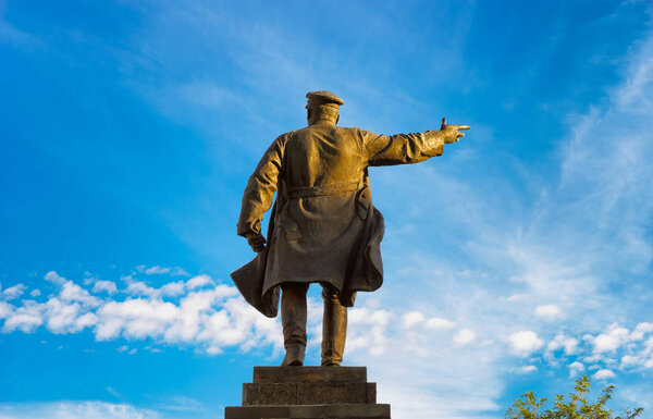 ASTRAKHAN, RUSSIA / SEPTEMBER 17,2016: Памятник Кирову в центре города
