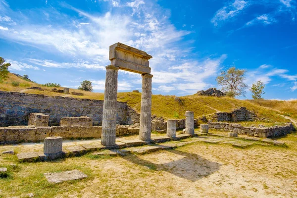 Restos de la antigua ciudad Panticapaeum en la montaña Mitridad en —  Fotos de Stock