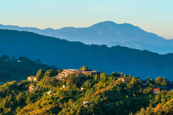 Il mini-hotel ai piedi dell'Himalaya — Foto Stock
