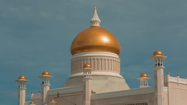 Bandar Seri Begawan,Brunei Darussalam-MARCH 31,2017: Sultan Omar Ali Saifuddin Mosque — Wideo stockowe