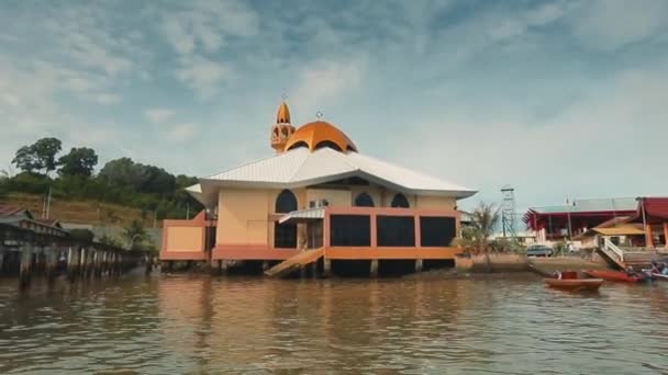 Бандар-Сері-Бегаван, Бруней Даруссалам-Березень 31,2017: Вид на селище на воду в столиці — стокове відео