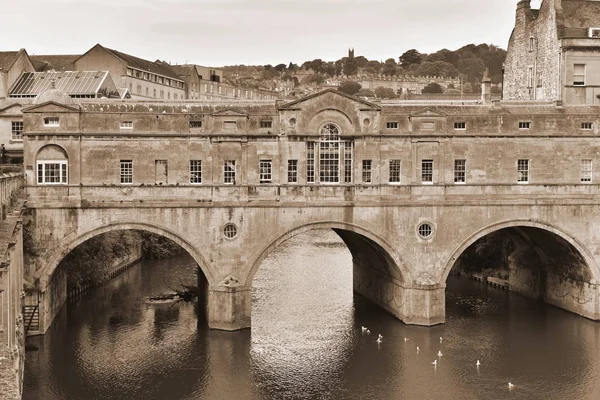 Орієнтир Pulteny мосту в Англії лазня — стокове фото