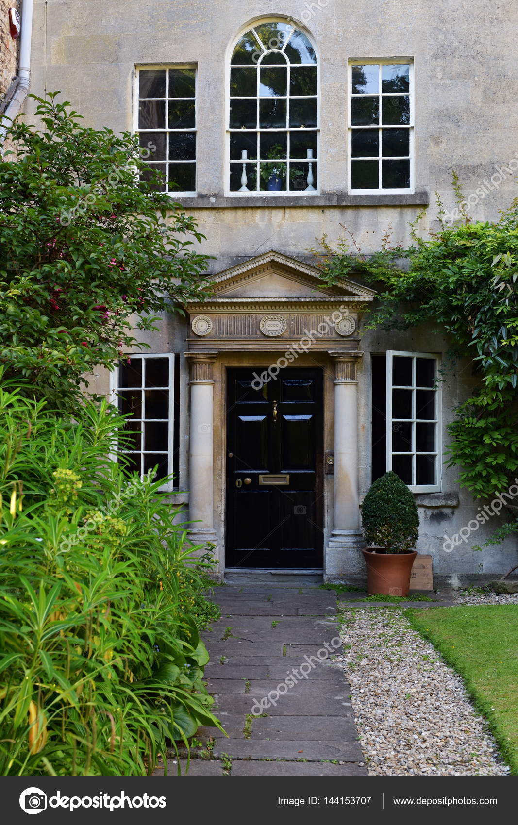Puerta delantera negra: fotografía de stock © 1000Words #144153707