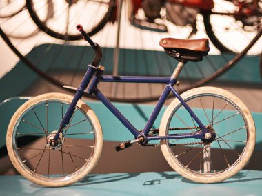 Eski Bisiklet görüntülemek