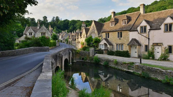 Castle Combe legszebb falu — Stock Fotó