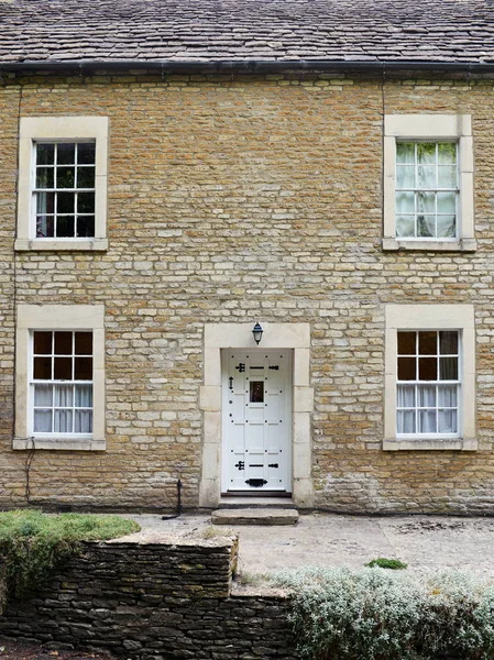 Weiße Haustür — Stockfoto