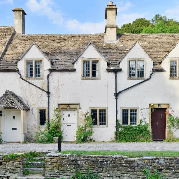 Beautiful old house — Stock Photo, Image