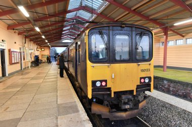 Frome, İngiltere - 5 Ocak 2017: Tren Platformu Frome Tren İstasyonu tarafından yolda