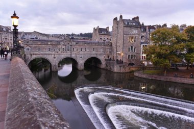 Landmark Pulteney köprü Gürcü mimarisi tarzı ile banyo şehir