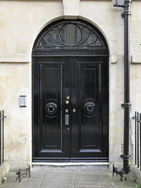 Porta Elegante Casa Preta Com Janela Decorativa Topo Limiar Para — Fotografia de Stock