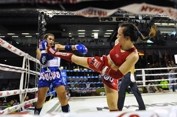 Bangkok Tayland Ocak 2013 Tanımlanamayan Savaşçıları Dondurmak Amatör Tay Kickboks — Stok fotoğraf