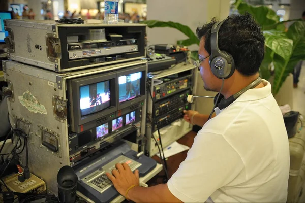 Бангкок Июля 2012 Аудио Визуальный Инженер Работает Консоли Время Шоу — стоковое фото