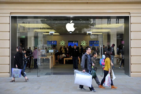 Bath Reino Unido Septiembre 2012 Los Compradores Pasan Por Apple — Foto de Stock