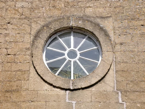 Kleines Vintage Fenster Schäbiger Fassade — Stockfoto