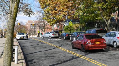 çok araba şehir yolda otopark