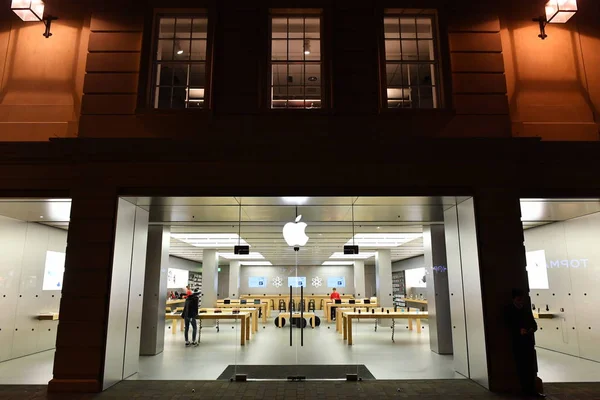 Lázně Česko Prosince 2016 Vnější Pohled Apple Store Ulici Centrum — Stock fotografie