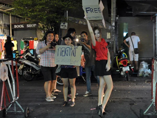 Bangkok Thailand Maart 2012 Groep Studenten Het Aanbieden Van Gratis — Stockfoto