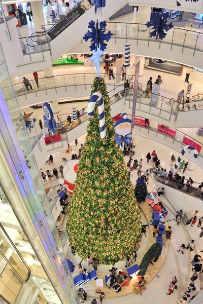 Bangkok Aralık Görünümünü Büyük Noel Ağacı Orta Dünya Alışveriş Merkezi — Stok fotoğraf