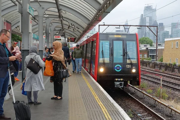 イギリス ロンドン 2019年4月4日 ロンドン駅の表示 旅行コンセプト — ストック写真