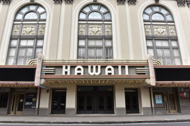 Honolulu, ABD - 24 Kasım 2016: Çin Mahallesi 'ndeki Hawaii Tiyatrosu' nun dış görünüşü. Mimarlar Webb ve Emory tarafından tasarlanan Art Deco yapısı 1921 yılında inşa edildi..
