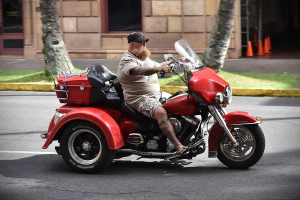 Honolulu Hawaii Usa Listopada 2016 Mężczyzna Jeździ Rowerem Trzykołowym Harley — Zdjęcie stockowe