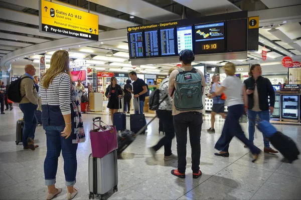 Pessoas Aeroporto — Fotografia de Stock