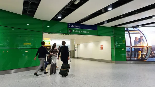 Menschen Flughafen — Stockfoto