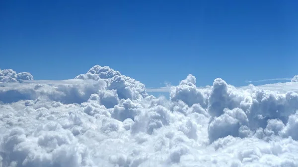 Αεροφωτογραφία Του Μπλε Του Ουρανού Σύννεφα — Φωτογραφία Αρχείου