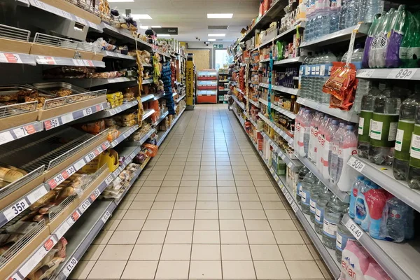 Prateleiras Supermercado Loja Compras Para Venda — Fotografia de Stock